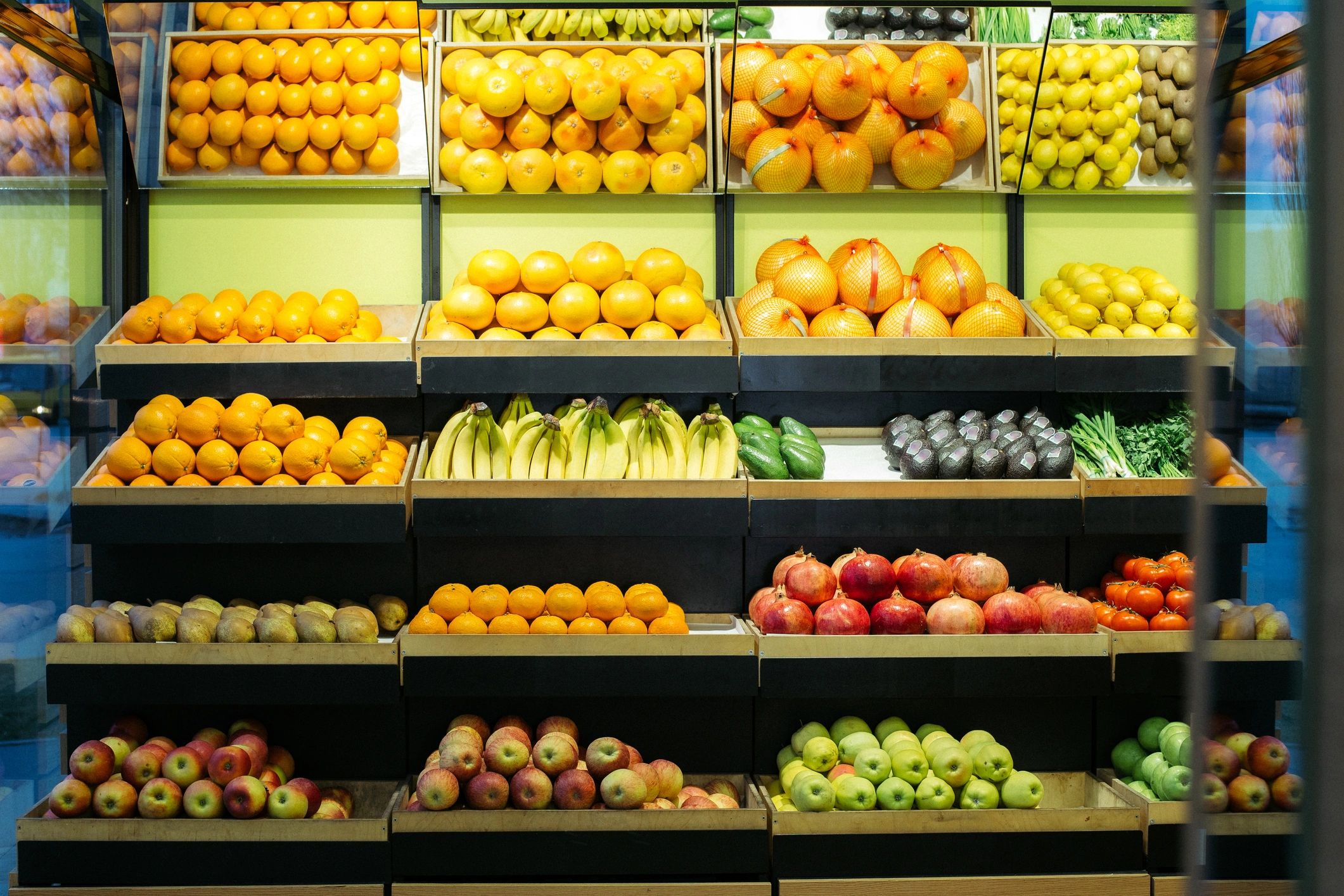 Fresh produce prepared for B2B wholesale buyers and supply dispatch