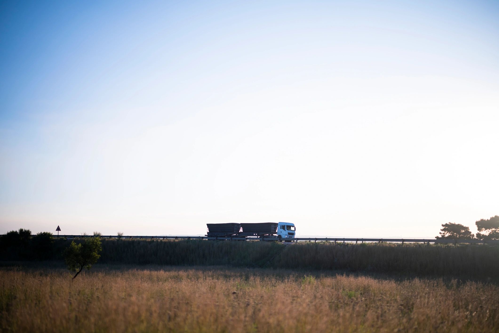 High-resolution wholesale logistics truck supporting agricultural supply across India